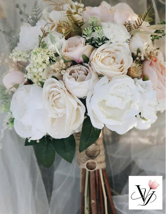Nghệ Thuật Chọn Bó Hoa Cưới Cầm Tay Cô Dâu: Bí Quyết Tôn Vinh Nhan Sắc Ngày Trọng Đại Cùng Vy Floral