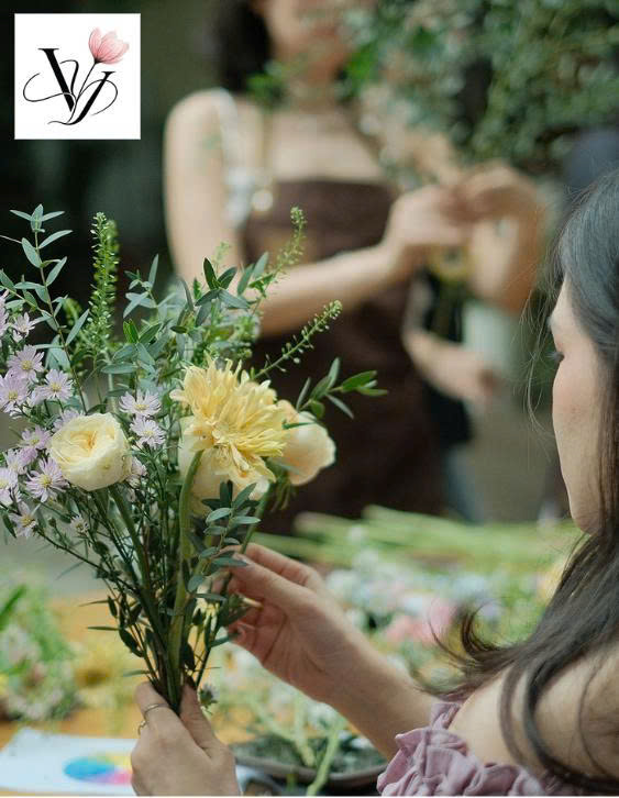 Khám Phá Lớp Học Cắm Hoa Nghệ Thuật: Trải Nghiệm Tuyệt Vời Và Ý Nghĩa Nhất Tại Vy Floral